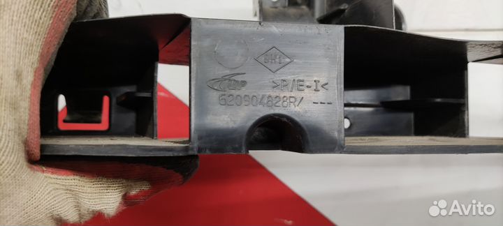Абсорбер бампера переднего Renault Sandero