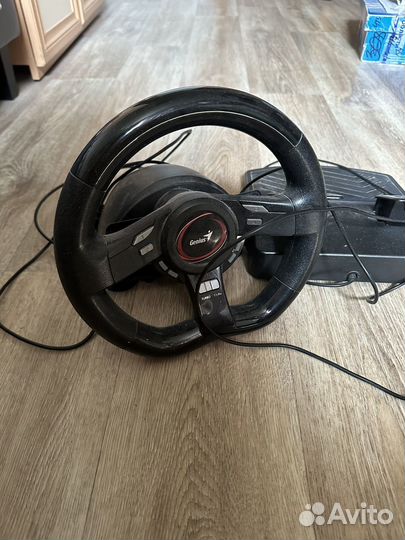 Игровой руль с педалями