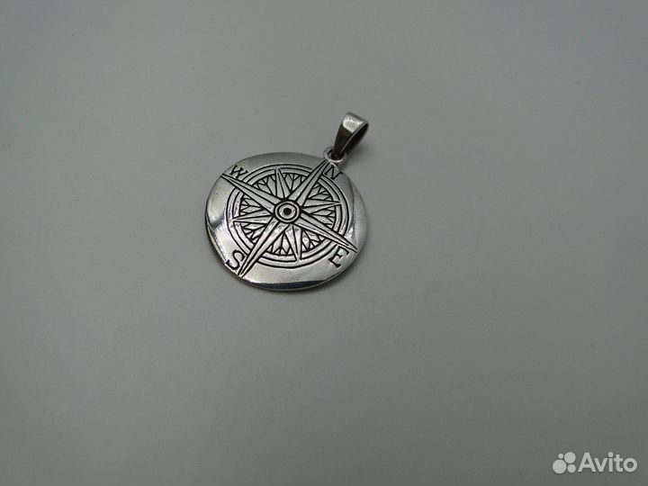 Подвески и браслеты 