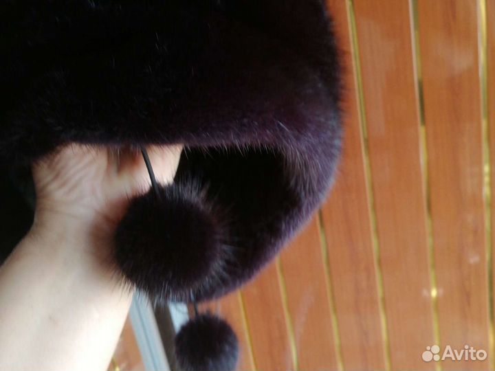 Женские меховые шапки