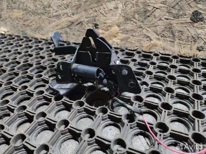 Замок капота передний Genesis G70 седан G4KL