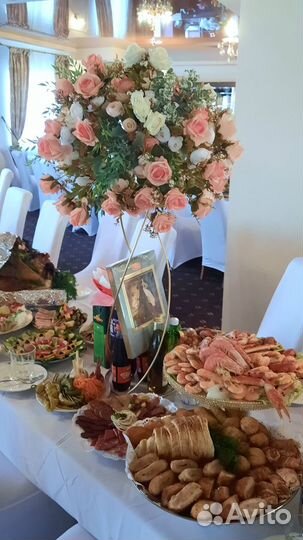 Аренда ваз с цветочными композициями