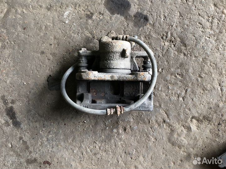 Nissan note Суппорт