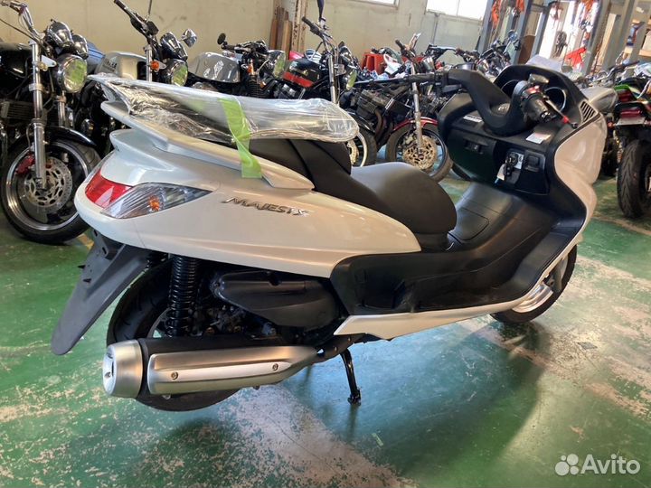 Максискутер Yamaha Majesty 250