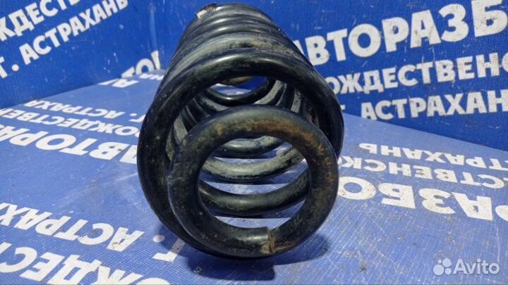 Задняя пружина Bmw E53 кроссовер 2004