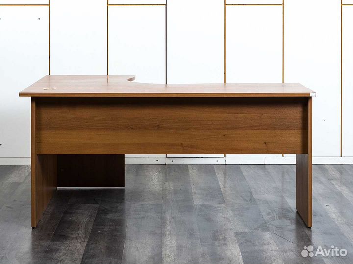 Стол под компьютер