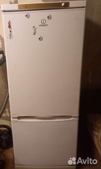 Холодильник indezit