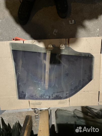 Стекло заднее левое honda civic 4 седан 1993г
