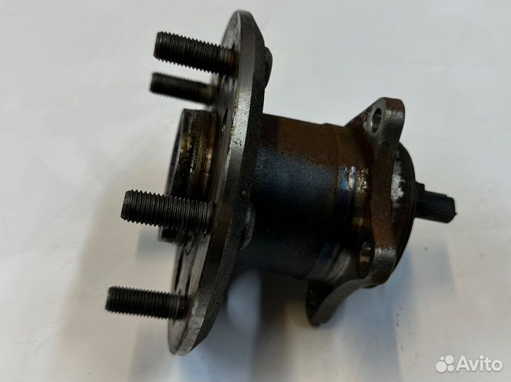 Ступица задняя правая Toyota Camry V50 55