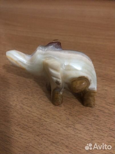 Слоник из оникса