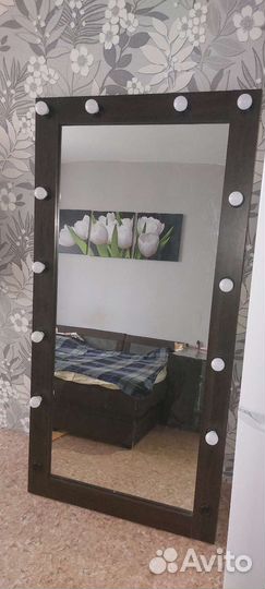 Зеркало с подсветкой в полный рост