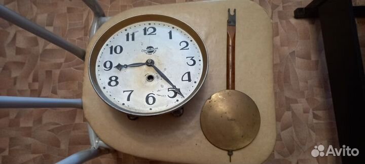 Часы настенные механические СССР. очз. Запчасти