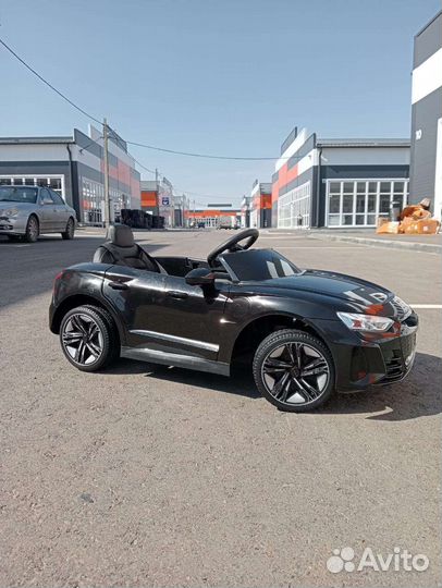 Детский электромобиль Audi rs