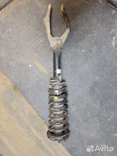 Стойка амортизатора передняя правая Honda Accord 7