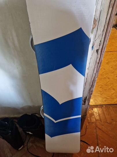 Сноуборд с креплениями