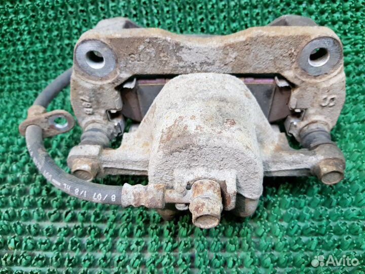 Суппорт передний правый Suzuki Sx4 GYA M16A