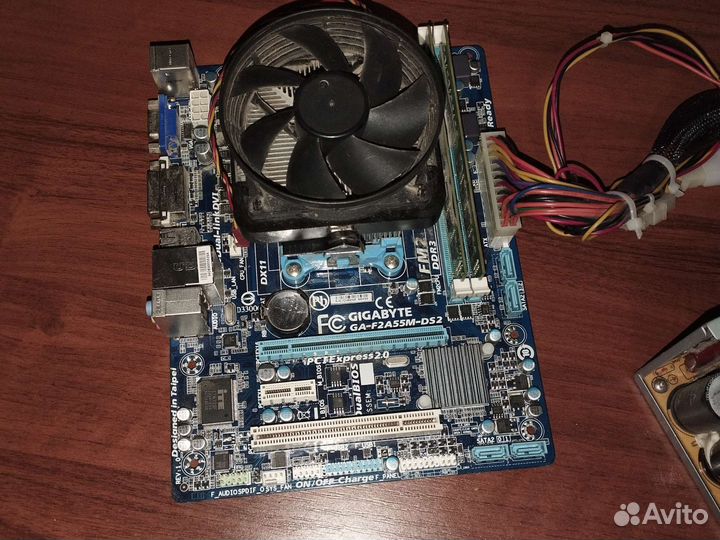 Материнская плата gigabyte