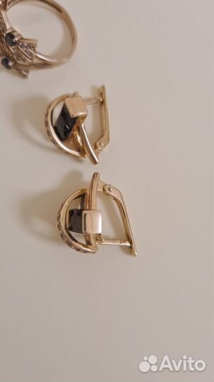 Золотые серьги