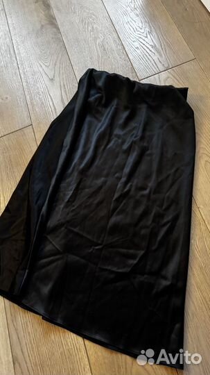 Атласная юбка миди