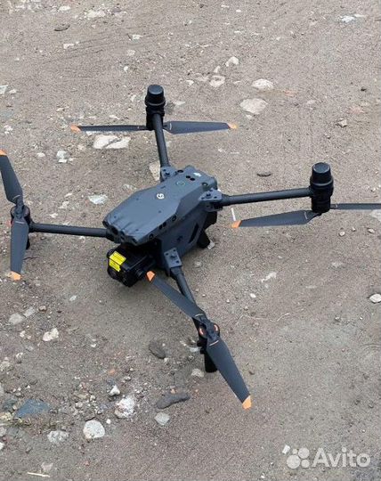 Квадрокоптер Matrice 30T