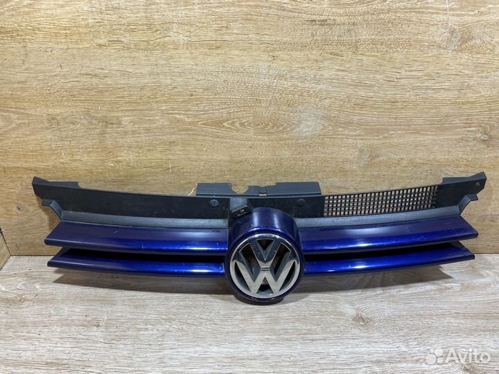 Решетка радиатора Volkswagen Golf 4 Арт. 130426