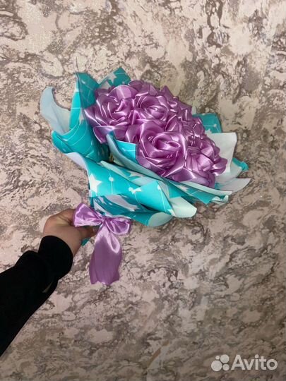 Букет из атласных роз