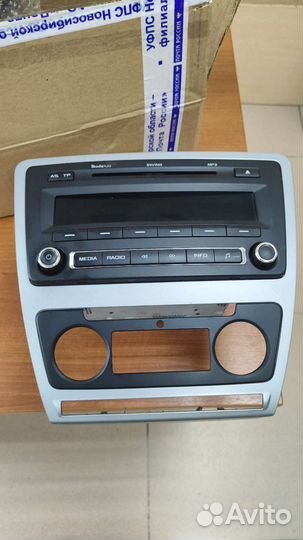 Магнитола Skoda octavia a5 штатная с рамкой