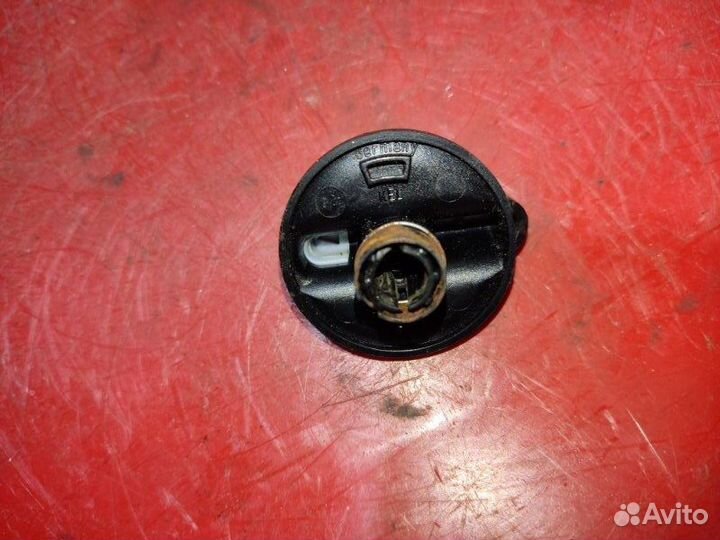 Тумблер отопителя Audi 100 седан 2.8 AAH 1993