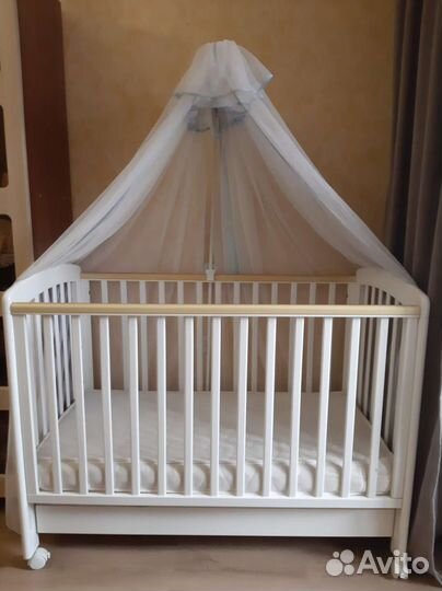 Детская кроватка