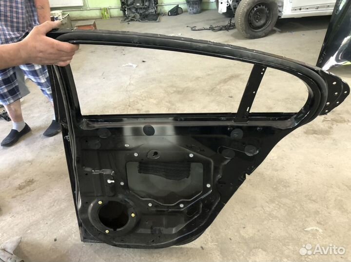 Задняя правая дверь Jaguar XF 2011 - 2015
