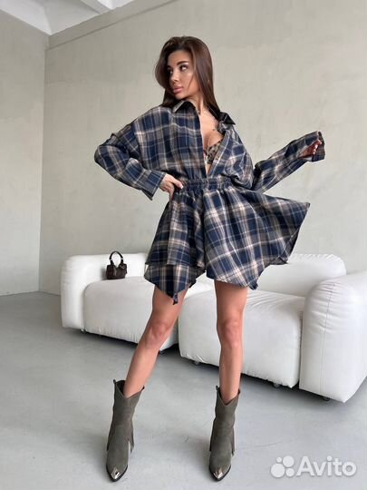 Шикарный костюм женский с юбкой и рубашкой