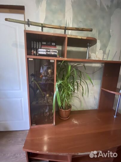 Тумба-горка под телевизор с полками