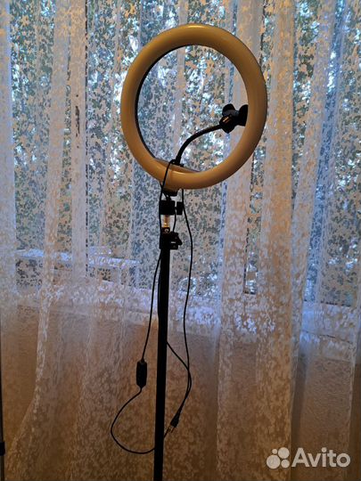 Кольцевая лампа со штативом