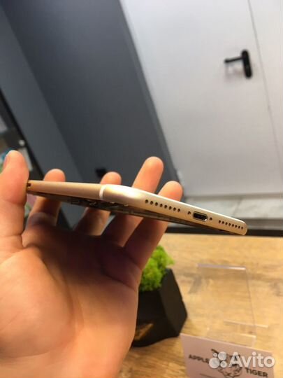 Корпус на iPhone 7 plus gold