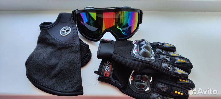 Горнолыжные очки, перчатки, балаклава