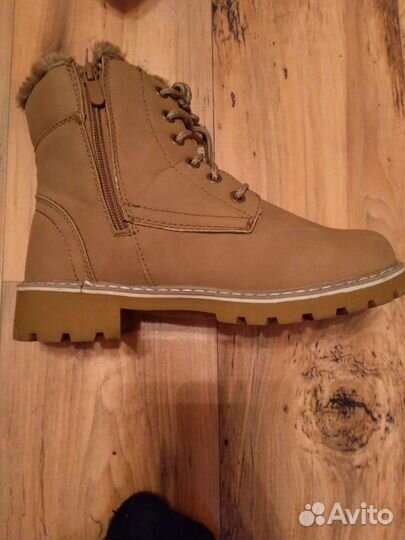 Женские ботинки