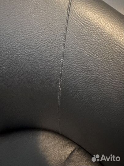 Кожанное кресло IKEA бу (сломан)