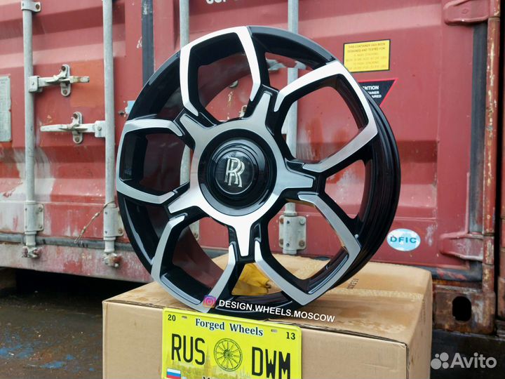 Кованые диски R24 на Rolls-Roys Cullinan