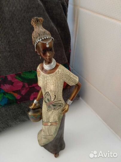 Бронзовая статуэтка девушка