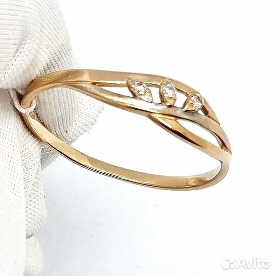 Золотое кольцо с камнем 19р