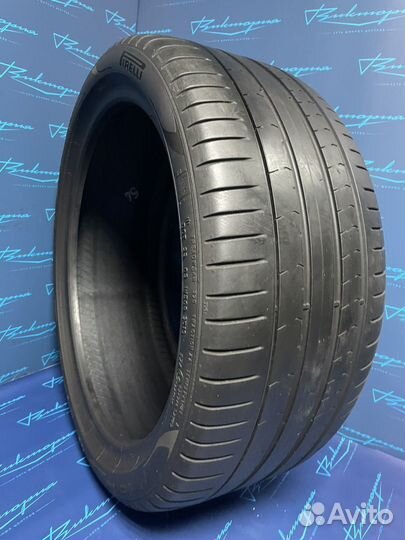 Pirelli P Zero PZ4 255/35 R19 96Y