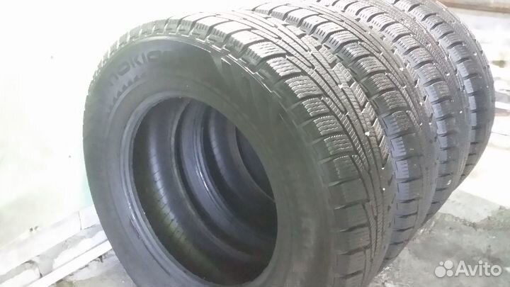 Nokian Tyres Hakkapeliitta R 225/70 R16
