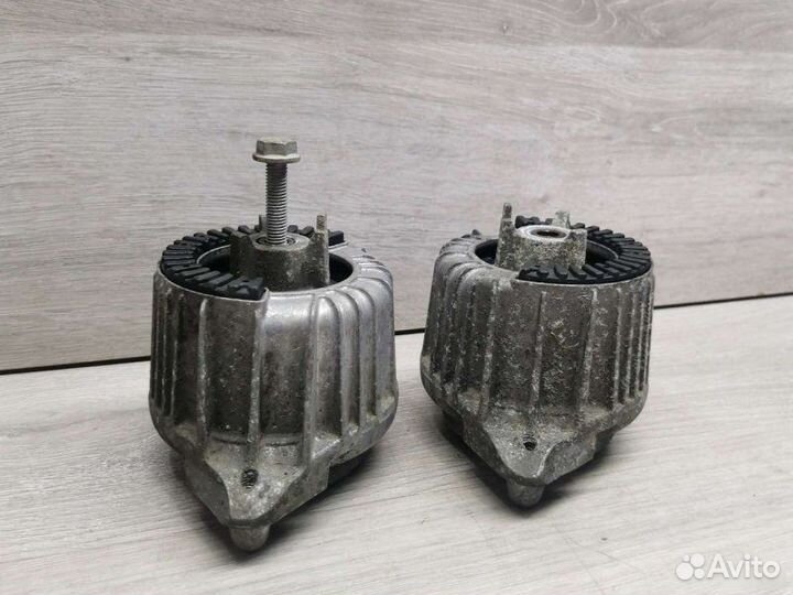 Подушка двигателя Mercedes C W204
