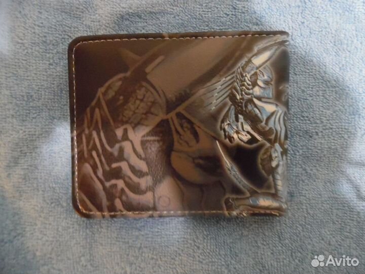 Бумажник. чужой против хищника