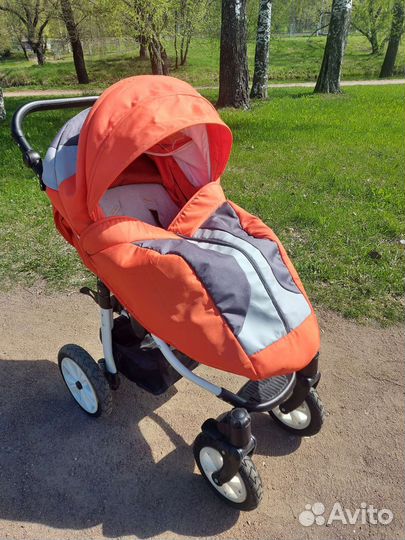 Прогулочная коляска