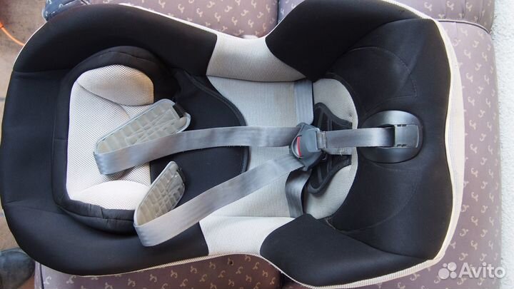 Детское автомобили кресло Сhicco 9-18 кг