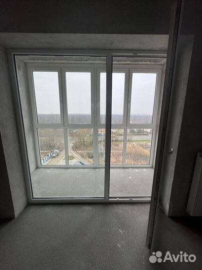Балконная дверь с окном