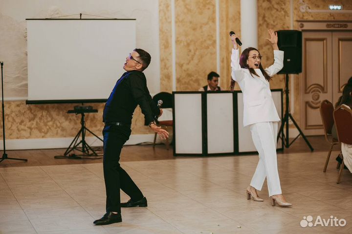 Ведущий Лиля и Айнур Валеевы