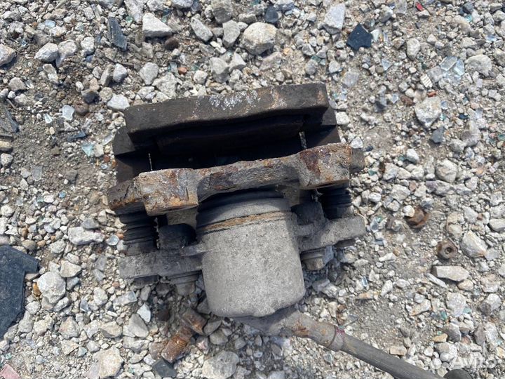 Тормозной суппорт передний левый LADA 2171