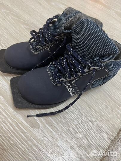 Лыжные ботинки